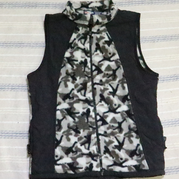 Sporttrax Other - Like New SPORTTRAX Boys Gray Camo Fleece Vest